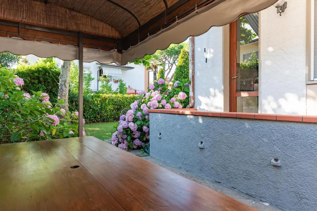 Apartment Holiday Versilia 卡麦奥雷 意大利